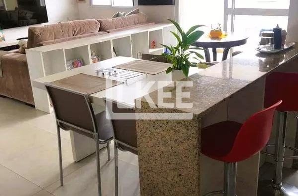 São Geraldo | Apartamento com 2 quartos (1 suíte) à venda | 82,36 m² | 1 vaga | Com sacada e churrasqueira | Em Porto Alegre/RS