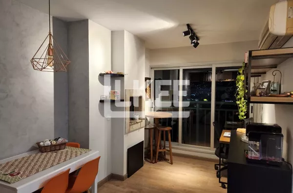 Jardim do Salso | Apartamento reformado com 2 quartos (sendo 1 suíte) à venda | 67 m² | 2 vagas | Com churrasqueira | Em Porto Alegre/RS