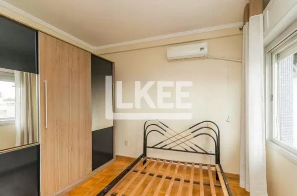 Bom Fim | Apartamento Semimobiliado com 3 quartos à venda | 95m² | 1 Banheiro | 1 Vaga |  Sacada | Hidromassagem | Em Porto Alegre/RS