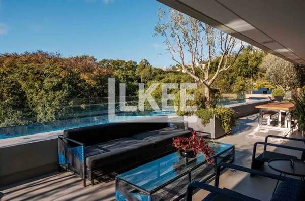 Três Figueira | Mansão Suspensa com 3 suítes à venda | 805 m² |  5 vagas | Com piscina privativa |  Em Porto Alegre/RS