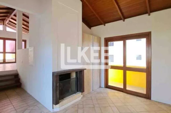 Mont' Serrat  | Cobertura Duplex semi-mobiliada de 3 quartos (1 suíte) para aluguel | 246 m²  | 2 vagas | Piscina, Churrasqueira e Lareira | Em Porto Alegre/RS