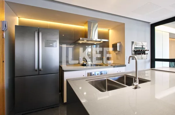  Petrópolis | Apartamento novo com 2 suítes à venda | 90,23 m² | 2 vagas | Com sacada e churraqueira | Em Porto Alegre/RS