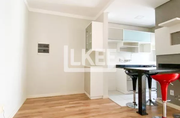 Centro Histórico | Apartamento semi mobiliado com 1 suíte à venda | 45 m² | 1 vaga | Com churrasqueira |  Em Porto Alegre/RS