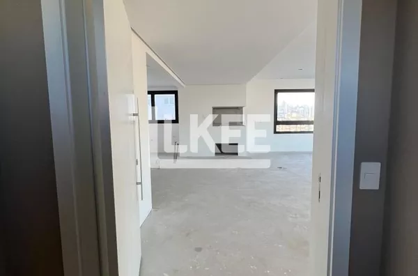 Bela Vista | Apartamento com 3 Quartos (sendo 3 suítes) à venda | 208m² | 5 Banheiros | 3 Vagas | Sacada | Em Porto Alegre/RS