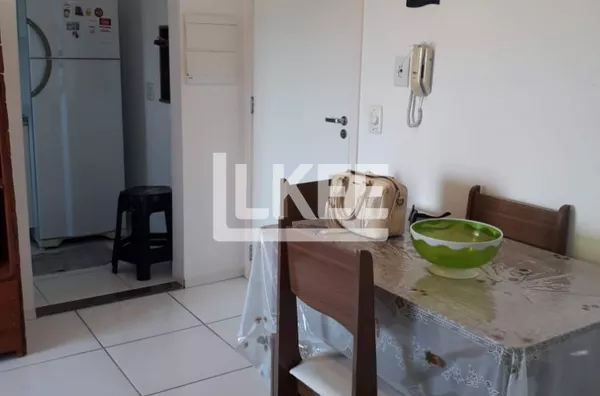 Humaitá | Apartamento semi mobiliado com 2 quartos (sendo 1 suíte) para alugar | 50,64 m² | 1 vaga | Sacada e churrasqueira | Em Porto Alegre/RS