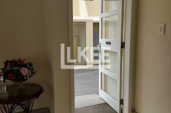 Acesso do Hall para garagem