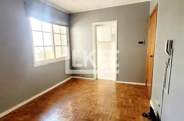 Cidade Baixa | Apartamento Semimobiliado para Aluguel com 1 quarto | 38m² | 1 Banheiro | Sem Vaga | Em Porto Alegre/RS std