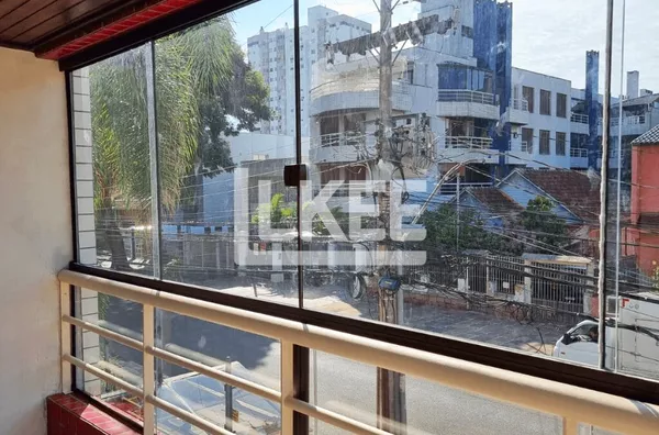 Santana | Apartamento com 2 quartos (sendo 1 suíte) à venda | 96 m² | 2 banheiros |1 vaga | Com sacada | Em Porto Alegre/RS