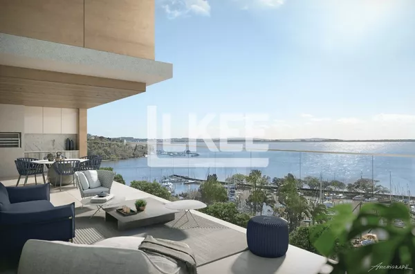 Cristal | Apartamento com 4 quartos ( sendo 4 suítes) à venda | 328m² ( Sendo 290m² de área interna e 38m² de área externa) | Sacada | Churrasqueira | 7 Banheiros | 3 vagas | Em Porto Alegre/RS