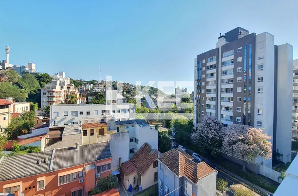 Menino Deus | Cobertura Duplex à venda  | 186 m² | 3 quartos | 2 vagas | Lareira e Churrasqueira em Porto Alegre/RS