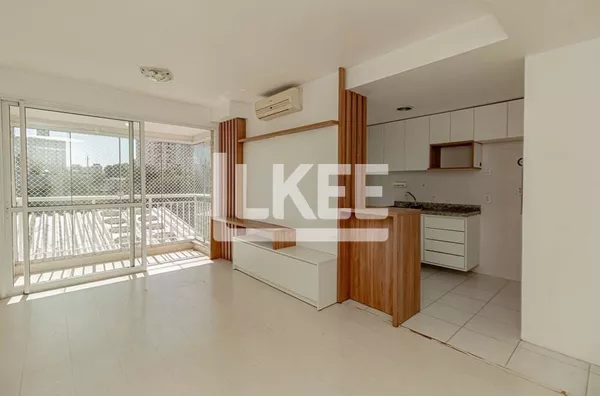 Passo da Areia | Apartamento Semimobiliado com 2 quartos (sendo 1 suíte) à venda | 69m² | 2 Banheiros | Churrasqueira | Sacada | 1 Vaga | Porto Alegre/RS