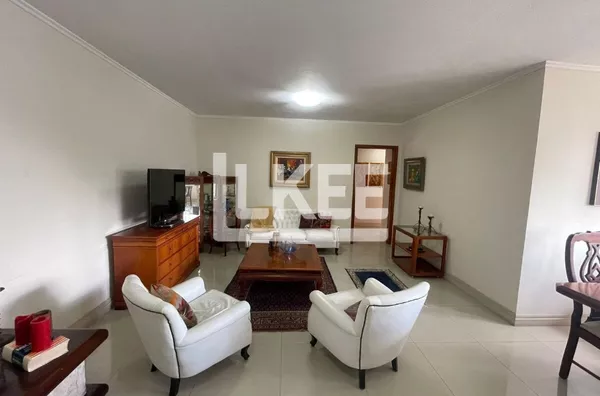 Higienópolis | Apartamento com 3 quartos (sendo 1 suíte) para aluguel | 126 m² | 3 banheiros | 2 vagas | Em Porto Alegre/RS