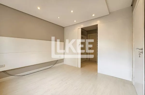 Auxiliadora | Apartamento semimobiliado à venda | 66m² | 1 quarto (sendo 1 suíte) | 1 vaga | Em Porto Alegre/RS