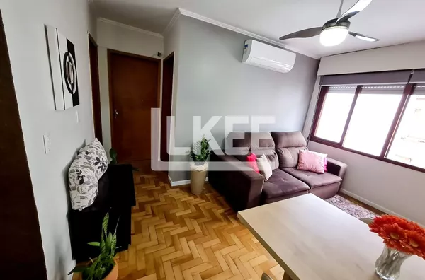 Jardim Itu | Apartamento reformado semi mobiliado com 2 quartos à venda | 73 m² | 1 vaga | Com churrasqueira | Sem elevador | Em Porto Alegre/RS