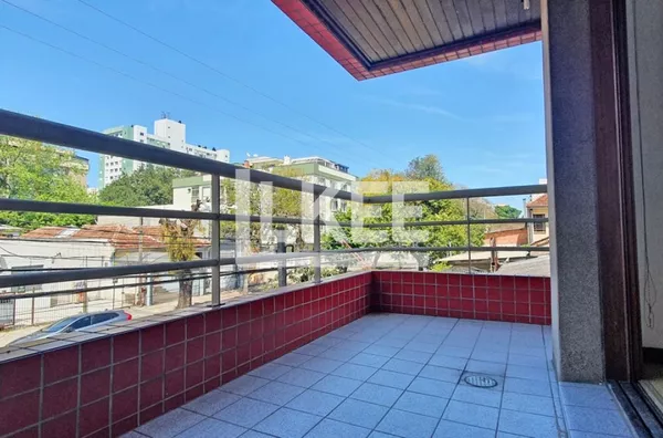 Santana | Apartamento com 2 quartos (sendo 1 suíte) à venda | 96 m² | 2 banheiros |1 vaga | Com sacada | Em Porto Alegre/RS