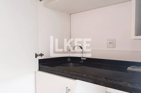 Centro Histórico | Sala Comercial semi mobiliada à venda | 39,16 m² | 2 Copas | 2 Banheiros | Sem Vaga |Em Porto Alegre/RS