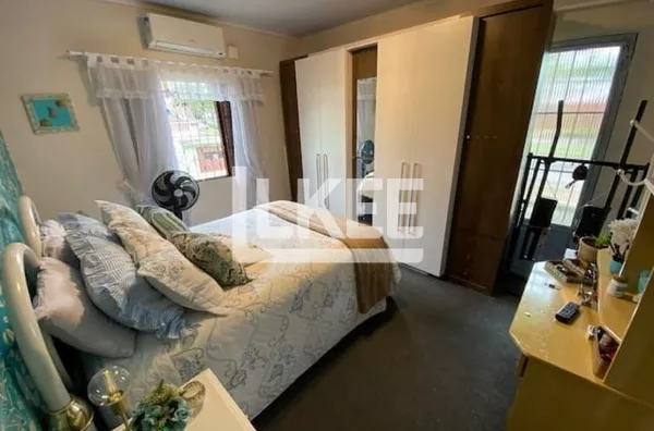 Sarandi | Casa com 5 quartos à venda | 300 m² | 6 vagas | Com sacada | Em Porto Alegre/RS