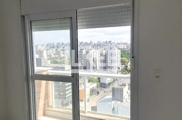 Menino Deus | Apartamento com 3 quartos (sendo 1 suíte) à venda | 113,07 m² | 2 vagas | Com sacada e churrasqueira | Em Porto Alegre/RS