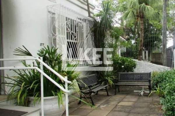 Higienópolis - Casa com 8 Dormitórios para alugar 