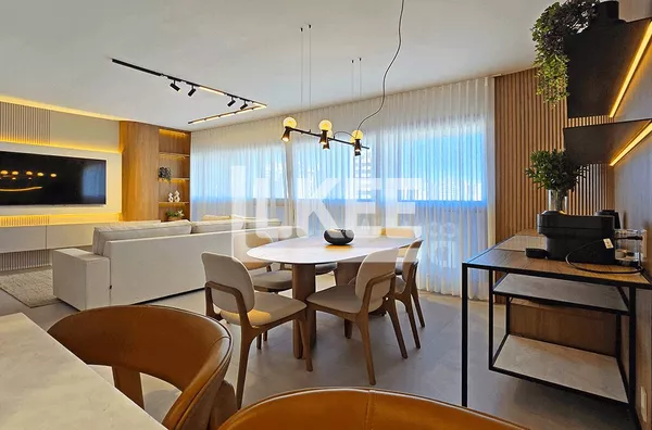 Moinhos de Vento | Apartamento mobiliado e decorado com 2 Quartos (sendo 2 suítes) | 93,30 m² |  3 Banheiros | 2 Vagas | Em Porto Alegre/RS