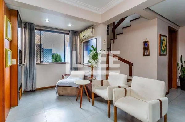 Passo da Areia | Apartamento Duplex Semimobiliado com 2 quartos à venda | 84m² | 2 banheiros | Churrasqueira | Sacada | 1 Vaga | Porto Alegre/RS