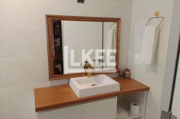 Centro | Apartamento duplex com sacada à venda | 1 quarto (suíte) | 54,66 m² | 2 Banheiros | 1 Vaga | Churrasqueira | Lareira | Em Canela / RS