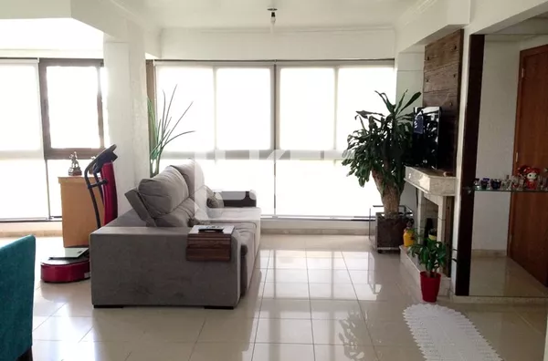 Três Figueiras | Apartamento com 2 quartos (sendo 1 suíte) à venda | 82,32 m² | 2 vagas | Com chuurasqueira | Em Porto Alegre/RS