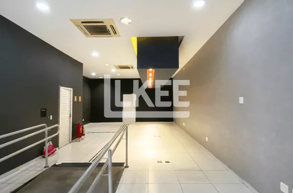 Centro Histórico | Loja térrea reformada para alugar | 400 m² | Sem vaga | Em Porto Alegre/RS