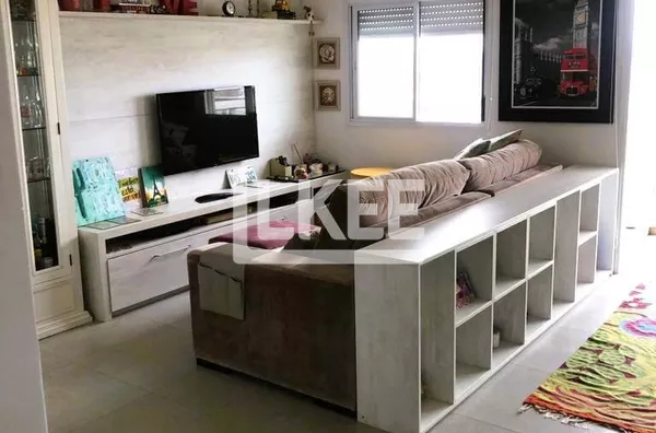 São Geraldo | Apartamento com 2 quartos (1 suíte) à venda | 82,36 m² | 1 vaga | Com sacada e churrasqueira | Em Porto Alegre/RS
