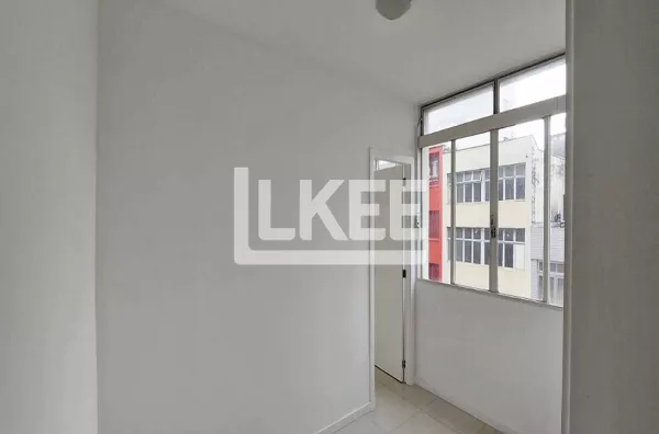 Centro Histórico | Sala Comercial semi mobiliada à venda | 19,58 m² | Copa | 1 Banheiro | Sem Vaga |Em Porto Alegre/RS