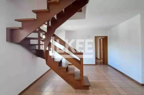 Mont' Serrat  | Cobertura Duplex semi-mobiliada de 3 quartos (1 suíte) para aluguel | 246 m²  | 2 vagas | Piscina, Churrasqueira e Lareira | Em Porto Alegre/RS