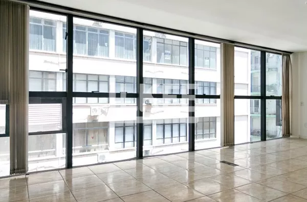 Centro Histórico | Sala comercial à venda | 37,94 m² | 1 banheiro | Sem vaga | Em Porto Alegre/RS