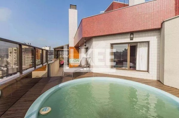  Petrópolis | Cobertura Duplex semi-mobiliada de 3 quartos (1 suíte) para aluguel | 185 m² | 2 vagas | Piscina, Churrasqueira e Lareira | Em Porto Alegre/RS