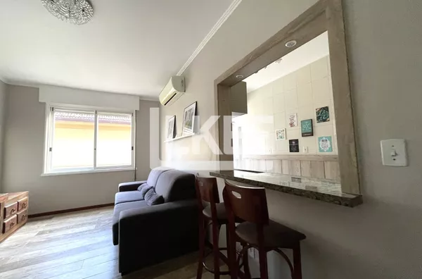Petrópolis | Apartamento semi mobiliado com 2 quartos para à venda | 92 m² | 1 vaga | Com sacada | Sem Elevador |  Em Porto Alegre/RS