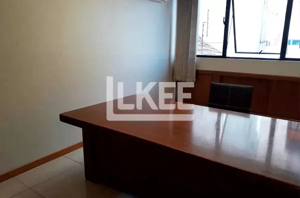 Centro Histórico | Conjunto Comercial mobiliado à venda | 94,50 m² |  2 Banheiros | 1 Vaga | Copa | Em Porto Alegre/RS