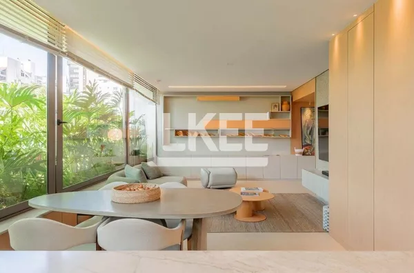 Auxiliadora | Apartamento mobiliado e equipado com 1 quarto (sendo 1 suíte) à venda | 94,63 m² | Lavabo | 2 vagas | Churrasqueira | Em Porto Alegre/RS