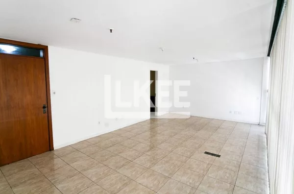 Centro Histórico | Sala comercial à venda | 37,94 m² | 1 banheiro | Sem vaga | Em Porto Alegre/RS