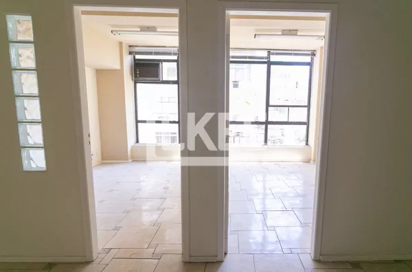 Centro Histórico | Conjunto Comercial à venda | 52,73 m² | 1 banheiro | Em Porto Alegre/RS