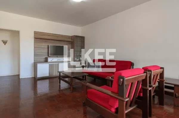 Jardim Sabará | Casa com 4 quartos ( sendo 1 uma suíte)  à venda | 150m² | 2 Banheiros | Churrasqueira | Em Porto Alegre/RS