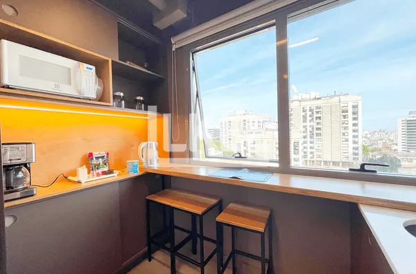 Boa Vista | Sala mobiliada e equipada para aluguel | 72 m² | 2 banheiros | Copa | 2 vagas em Porto Alegre/RS