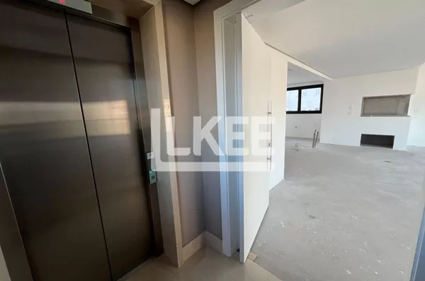 Bela Vista | Apartamento com 3 Quartos (sendo 3 suítes) à venda | 208m² | 5 Banheiros | 3 Vagas | Sacada | Em Porto Alegre/RS