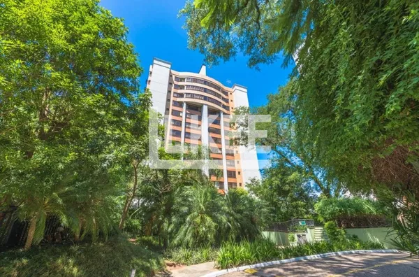 Rio Branco | Apartamento mobiliado com 3 quartos (sendo 1 suíte) à venda | 133 m² | 3 vagas |  Em Porto Alegre/RS 