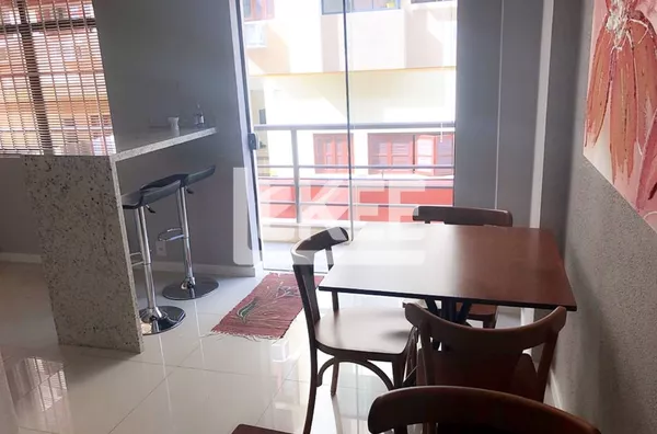 Menino Deus | Sala comercial mobiliada à venda | 44 m² | 1 vaga | Com sacada | Em Porto Alegre/RS