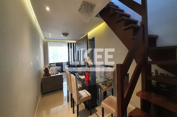 Menino Deus | Cobertura Duplex à venda  | 186 m² | 3 quartos | 2 vagas | Lareira e Churrasqueira em Porto Alegre/RS