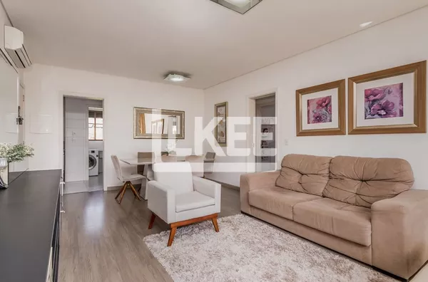 Auxiliadora | Apartamento semi mobiliado com 3 quartos (sendo 1 suíte) à venda | 88,69 m² | 2 vagas | Com sacada e churrasqueira | Em Porto Alegre/RS