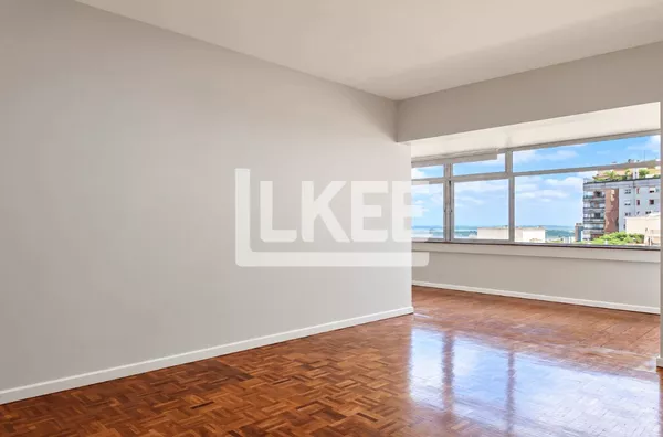 Moinhos de Vento | Apartamento com 3 quartos (sendo 1 suíte) à venda | 99m² | 2 vagas | em Porto Alegre/RS
