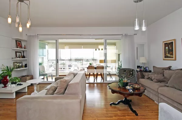 Jardim do Salso | Apartamento semi mobiliado com 3 quartos (sendo 1 suíte) à venda | 129 m² | 2 vagas | Com sacada e churrasqueira | Em Porto Alegre/RS