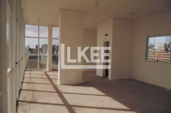 Auxiliadora | Sala comercial com espaço garden à venda | 110 m² | 1 vaga | Em Porto Alegre/RS