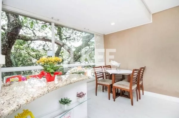 Jardim Botânico | Apartamento semi mobiliado com 2  (sendo 1 suíte) à venda | 82 m² | 2 vagas | Com churrasqueira | Sem elevador |  Em Porto Alegre/RS 