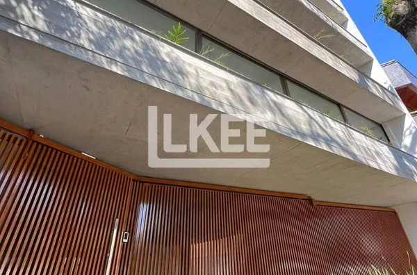 Auxiliadora | Apartamento mobiliado e equipado com 2 quartos (sendo 2 suítes) à venda | 94,63 m² | Lavabo | 1 vaga | Churrasqueira | Em Porto Alegre/RS